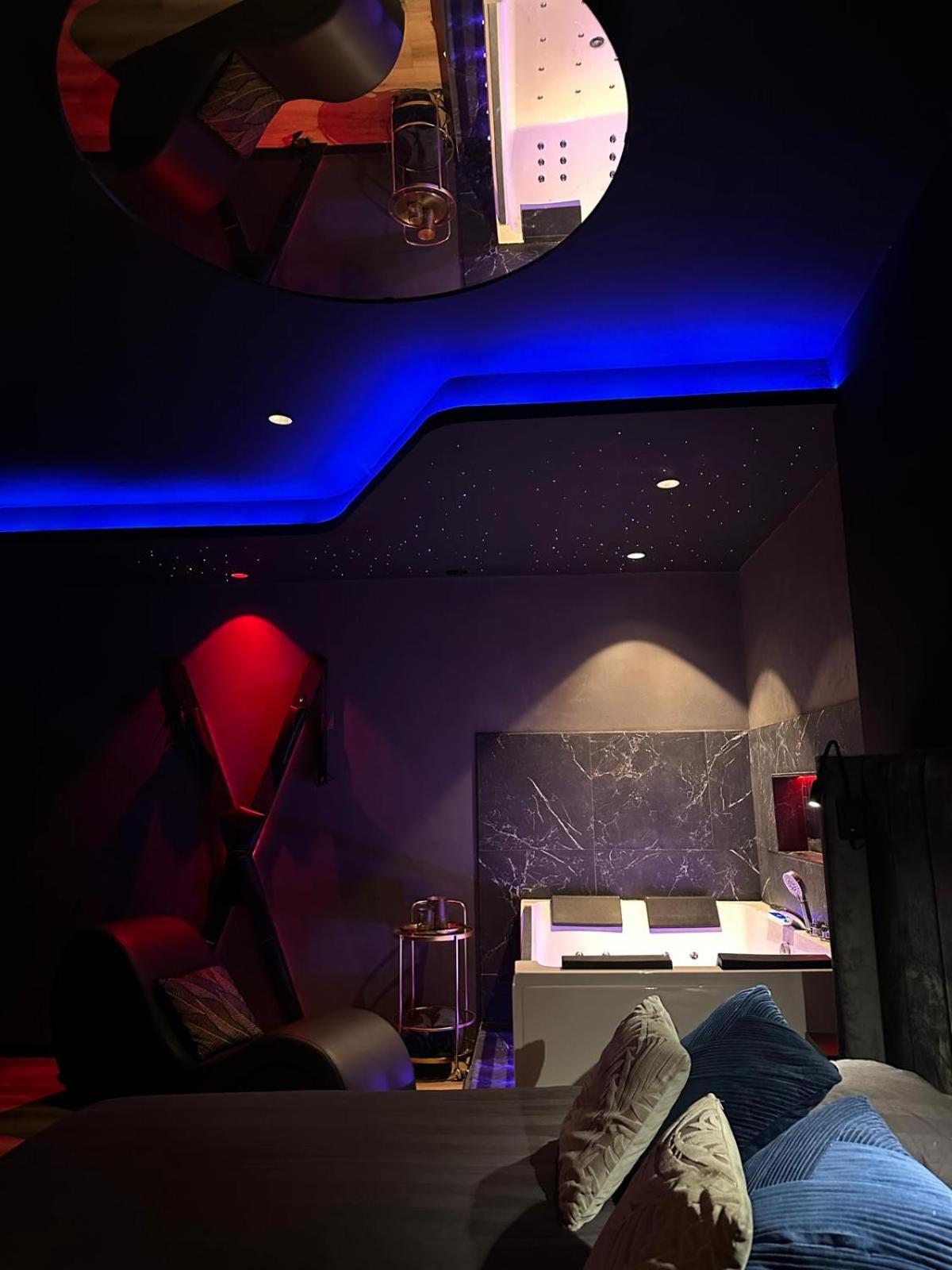 Loveroomxspa Bourg-Saint-Christophe Extérieur photo