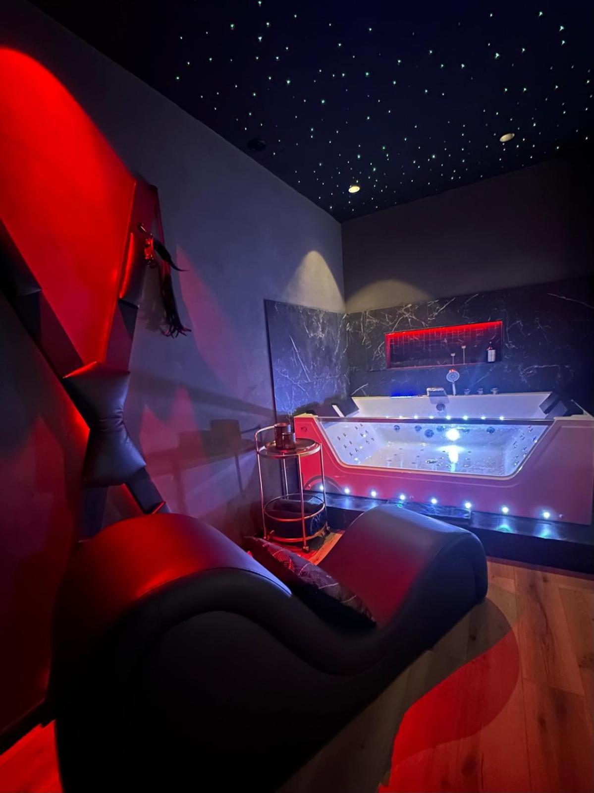 Loveroomxspa Bourg-Saint-Christophe Extérieur photo